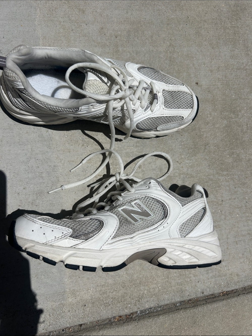 New Balance White and Light Gray 530 Low-Top Sneakers - Picture 10 of 12
